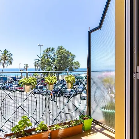 Soek Pedregalejo Seafront Holidays Homes * Málaga