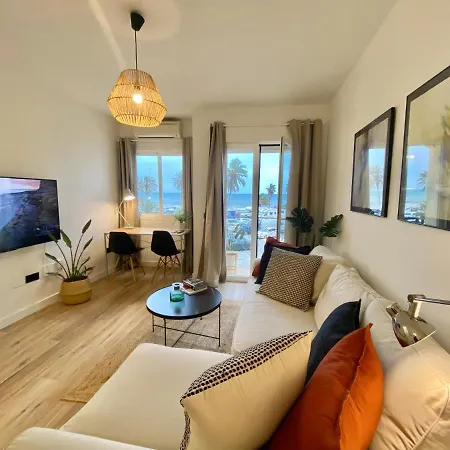 Soek Pedregalejo Seafront Holidays Homes *